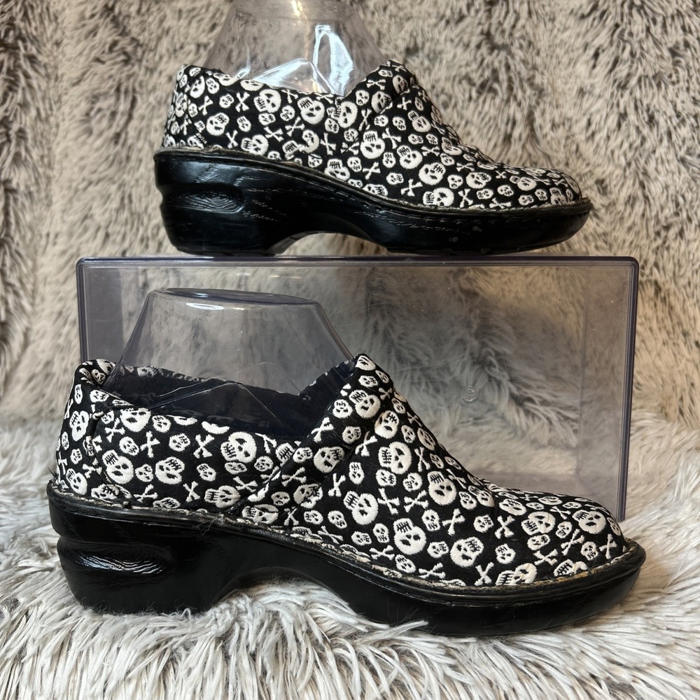Boc Born Peggy Skull Print Slip On Wedge Comfort Clogs Black White Sz 7M C13033 - Picture 2 of 13